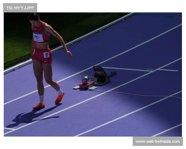 国际垒球博物馆获赠百年球棒见证女性运动百年历程与发展成就