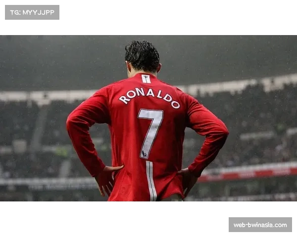 转会动态:多家媒体称,切尔西已接触那不勒斯前锋奥斯梅恩经纪人。 转会动态:多家媒体称,切尔西已接触那不勒斯前锋奥斯梅恩经纪人。